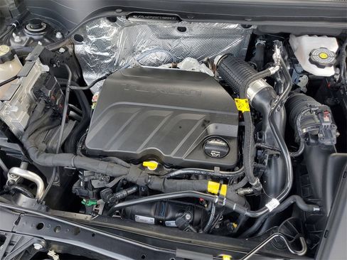 Used 2025 Chevrolet Trax LT image 10