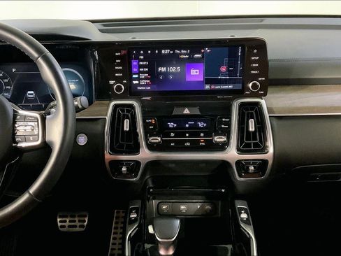 Used 2022 Kia Sorento SX Prestige w/ Rust Color Package image 6