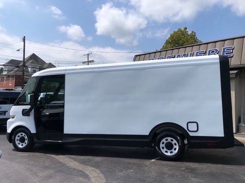 Used 2024 Chevrolet Brightdrop 600 w/ Commercial Equipment Package AWD/4WD image 3
