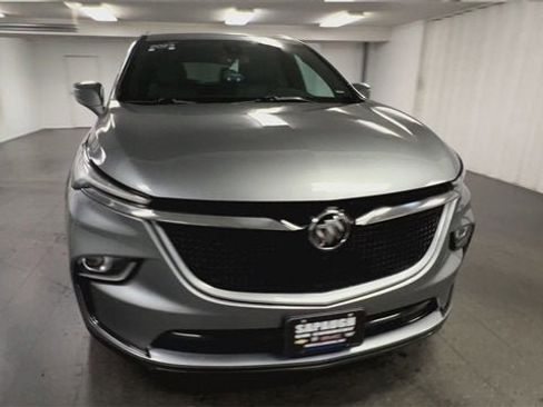 Used 2023 Buick Enclave Essence w/ Sport Touring Edition image 3