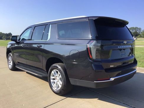 Used 2026 Chevrolet Suburban LT w/ Comfort Package AWD/4WD image 4