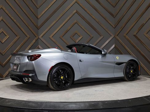 Used 2019 Ferrari Portofino image 2