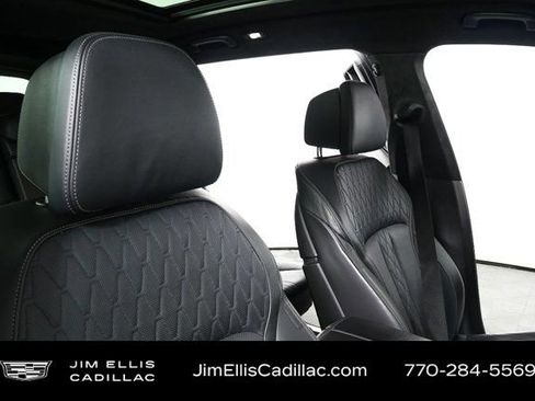 Used 2022 BMW X7 M50i image 23