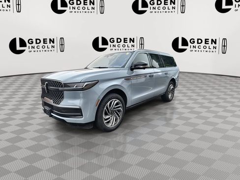 Used 2025 Lincoln Navigator L Reserve AWD/4WD image 4