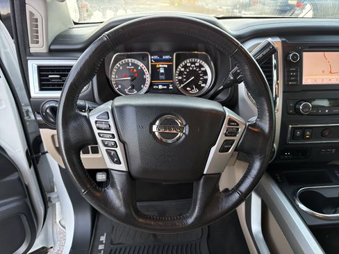 Used 2019 Nissan Titan SV w/ SV Convenience Package image 24