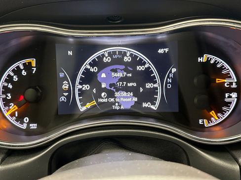 Used 2021 Jeep Grand Cherokee Limited image 13