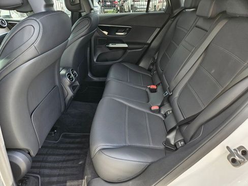 Used 2026 Mercedes-Benz GLC 300 image 19