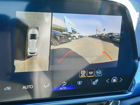 New 2026 Chevrolet Equinox EV LT image 23