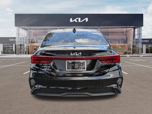 Certified 2023 Kia Forte LXS FWD image 5