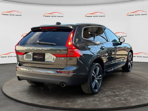 Used 2021 Volvo XC60 T5 Momentum w/ Protection Package AWD/4WD image 10