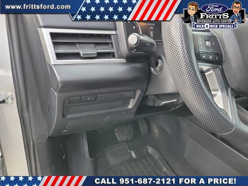 Used 2023 Mitsubishi Outlander ES image 11