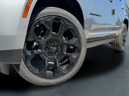 New 2026 GMC Yukon Denali AWD/4WD image 2