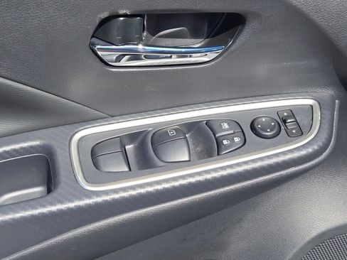 Used 2025 Nissan Versa SR w/ Trunk Package FWD image 19