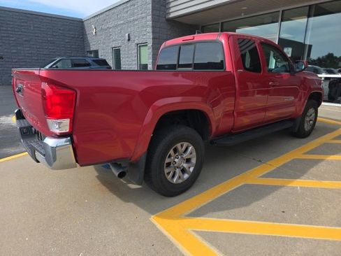 Used 2016 Toyota Tacoma SR5 RWD image 5