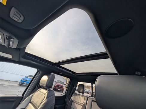 Used 2025 Ford F150 Raptor image 39