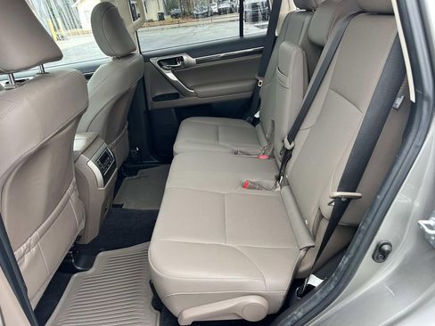 Used 2021 Lexus GX 460 Premium w/ Premium Package image 20