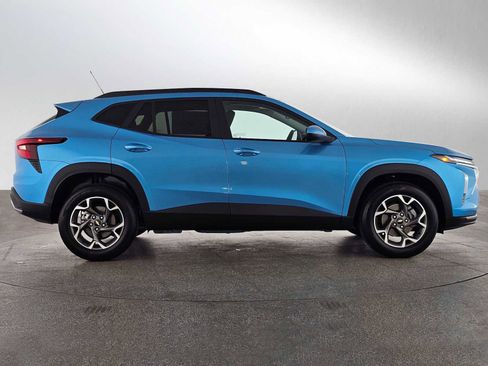 New 2026 Chevrolet Trax LT w/ Driver Confidence Package image 2