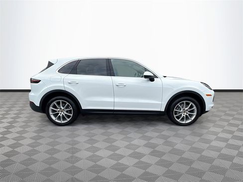 Used 2020 Porsche Cayenne w/ Premium Package image 5