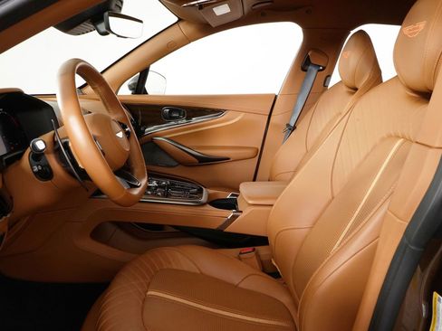 Used 2025 Aston Martin DBX 707 image 23