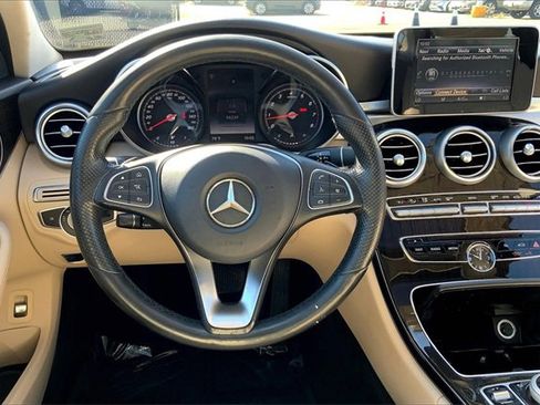 Used 2018 Mercedes-Benz C 300 4MATIC Sedan image 4