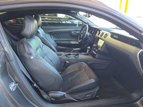 Used 2016 Ford Mustang Premium RWD image 8