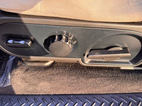 Used 2004 Ford F150 XLT image 25