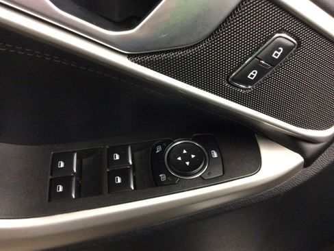 Used 2023 Ford Explorer XLT w/ Equipment Group 202A image 15