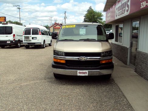 Used 2011 Chevrolet Express 1500 LT w/ LT Preferred Equipment Group image 3