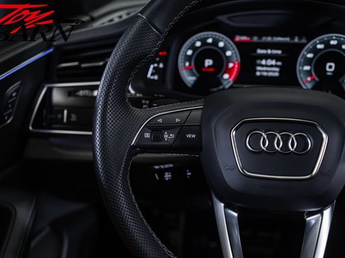 Used 2024 Audi SQ8 Prestige AWD/4WD image 32