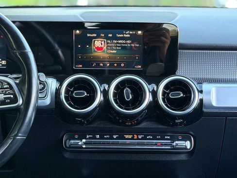 Used 2023 Mercedes-Benz GLB 250 4MATIC image 46