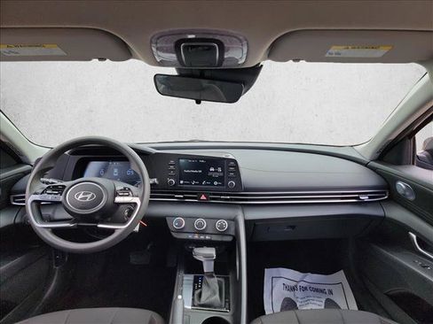 Used 2026 Hyundai Elantra SE FWD image 17