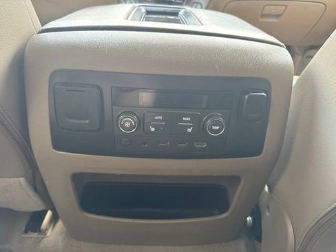 Used 2019 Chevrolet Suburban Premier AWD/4WD image 17