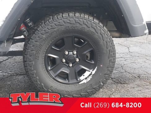 Used 2022 Jeep Gladiator Mojave w/ Cold Weather Group AWD/4WD image 42