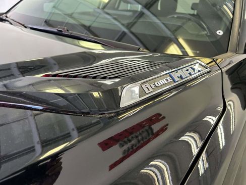 Used 2024 Toyota Tundra Platinum AWD/4WD image 9