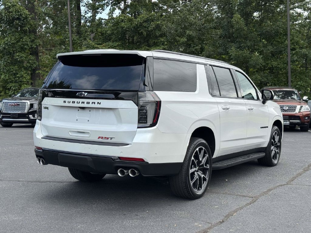 Used 2025 Chevrolet Suburban RST w/ Comfort Package AWD/4WD image 23