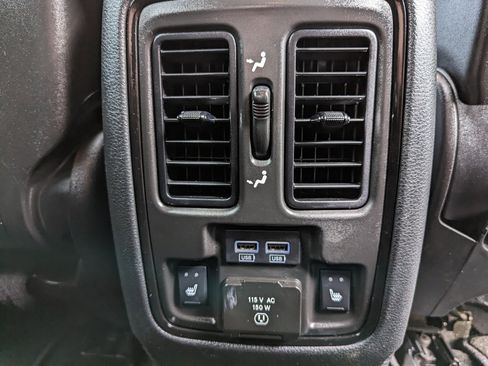 Used 2022 Dodge Durango GT image 37