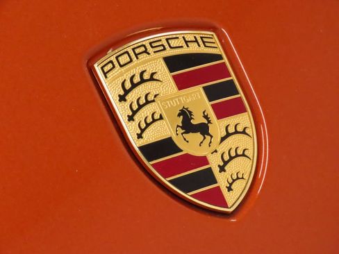 Certified 2025 Porsche Macan AWD/4WD image 13