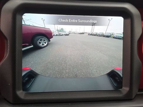 Used 2021 Jeep Gladiator Rubicon AWD/4WD image 3