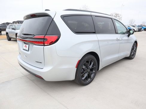New 2026 Chrysler Pacifica Limited w/ S Appearance Package image 22