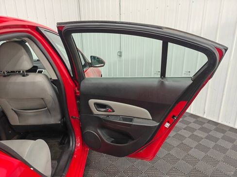 Used 2015 Chevrolet Cruze LT FWD image 18