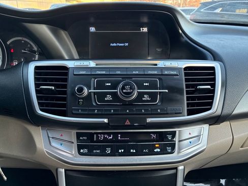 Used 2013 Honda Accord LX image 18