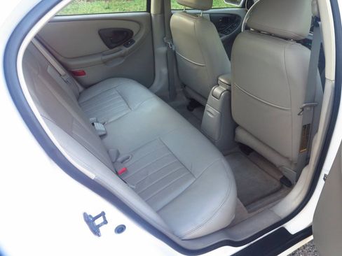 Used 2001 Chevrolet Malibu LS w/ Preferred Equipment Group 1 FWD image 15
