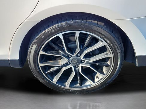 Used 2018 Ford Taurus SEL w/ Equipment Group 201A FWD image 8