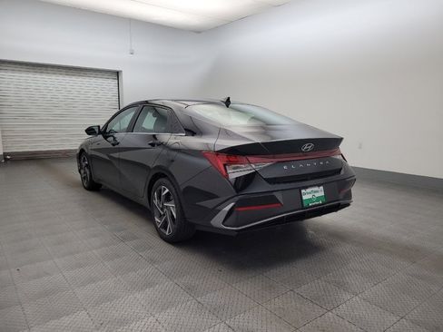 Used 2024 Hyundai Elantra SEL w/ Convenience Package image 5