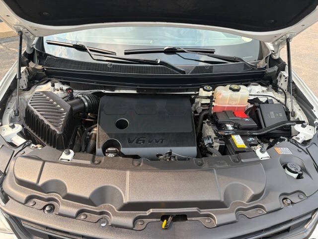 Used 2018 Chevrolet Traverse LT w/ LPO, Black Accent Package AWD/4WD image 18