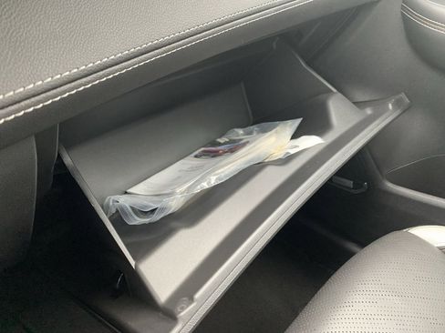 Certified 2025 Buick Envision Sport Touring image 26