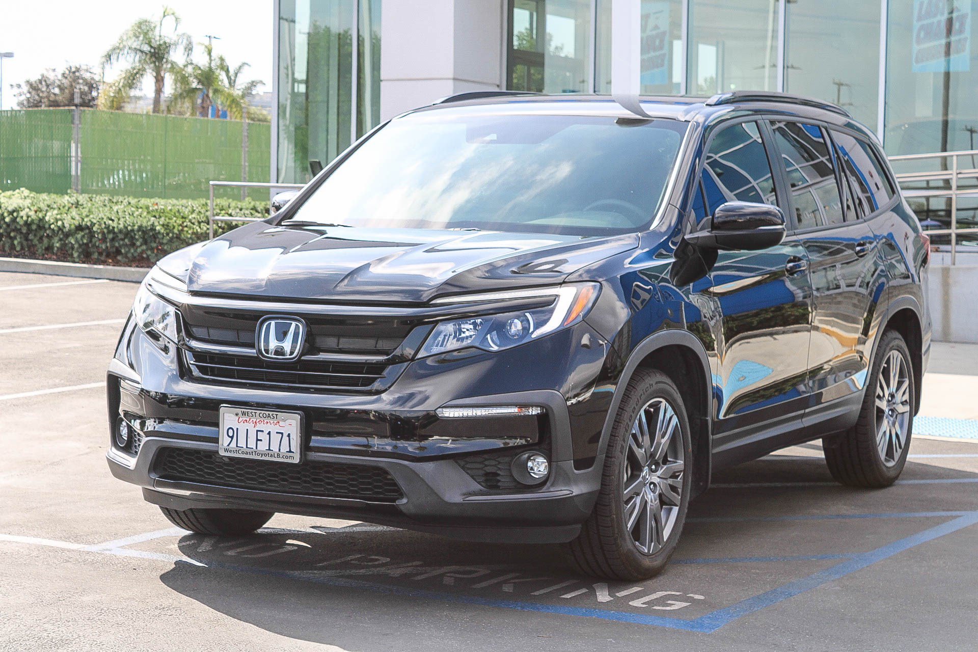 Certified 2022 Honda Pilot Sport image 3