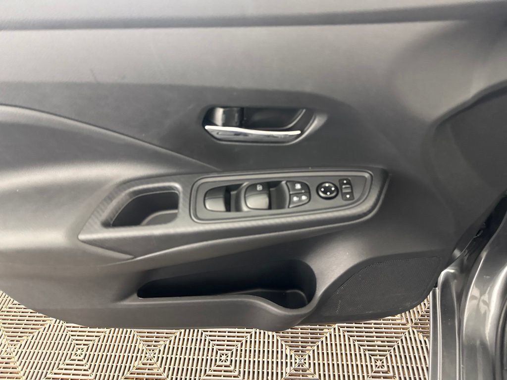 Used 2025 Nissan Versa SV FWD image 20