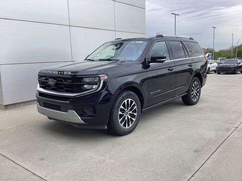 Used 2025 Ford Expedition Platinum AWD/4WD image 1