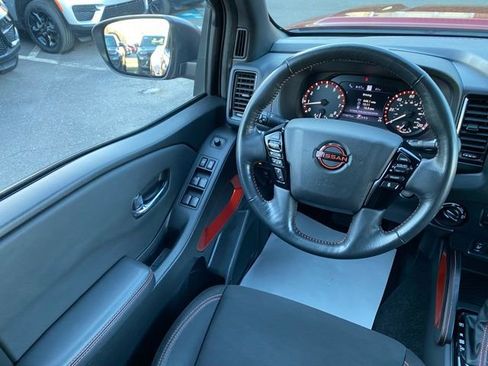 Used 2022 Nissan Frontier PRO-4X image 32